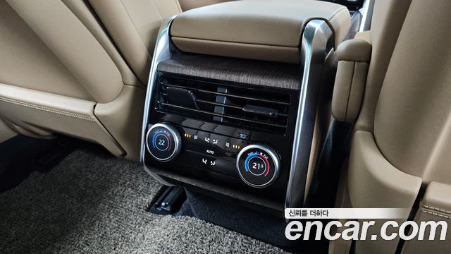 Land Rover Range Rover 2023 — photo 35