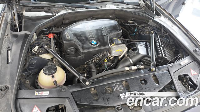 BMW 5-Series 2012 — photo 6