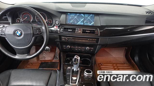 BMW 5-Series 2012 — photo 7
