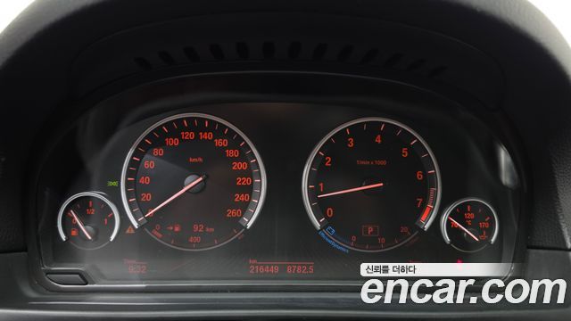 BMW 5-Series 2012 — photo 8