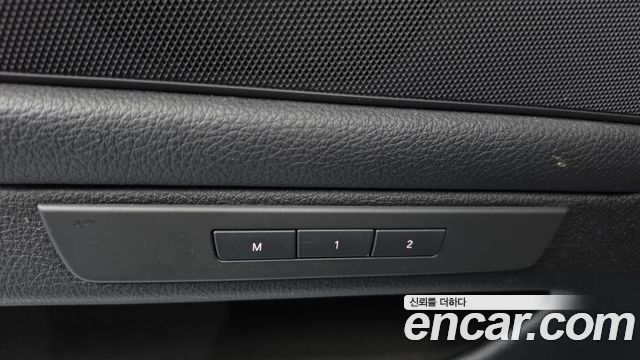 BMW 5-Series 2012 — photo 16