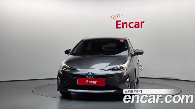 Toyota Prius 2018 — photo 3