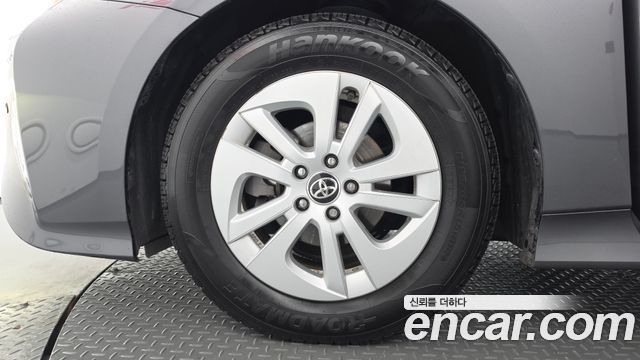 Toyota Prius 2018 — photo 5