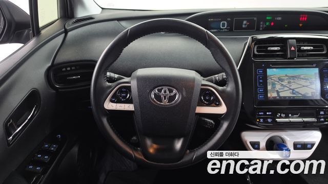 Toyota Prius 2018 — photo 13