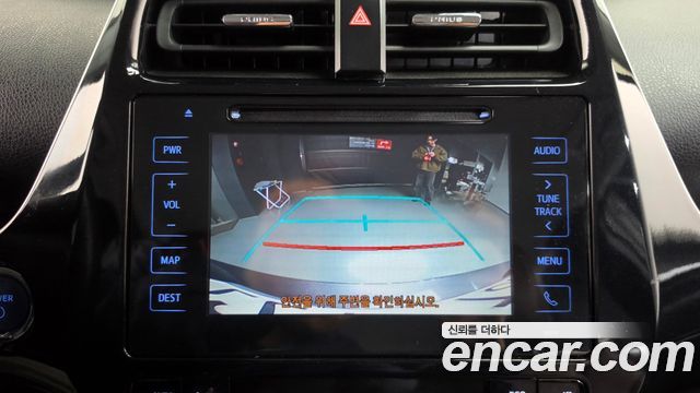 Toyota Prius 2018 — photo 15