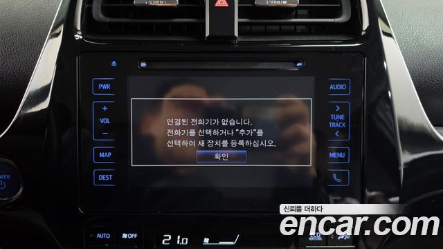 Toyota Prius 2018 — photo 16