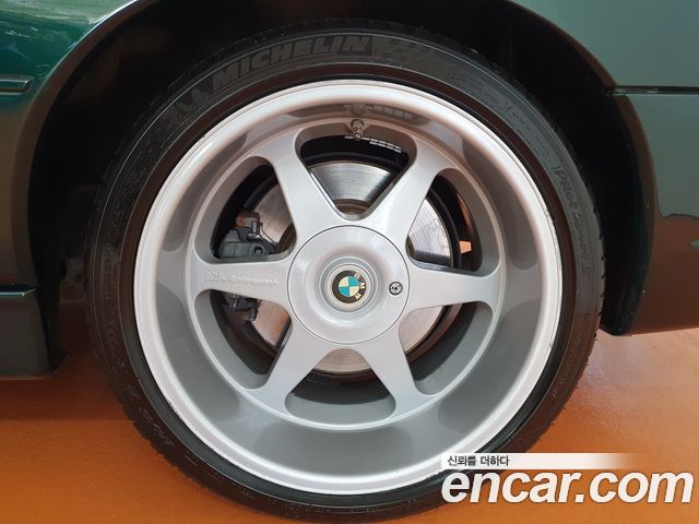BMW 8-Series 1995 — photo 14