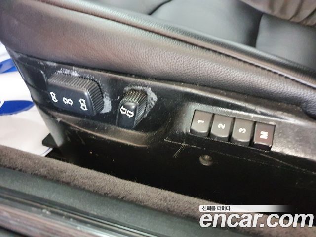 BMW 8-Series 1995 — photo 19