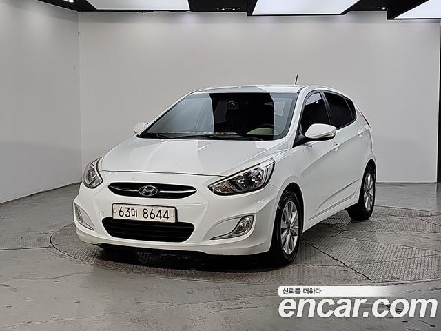 Hyundai Accent 2015 — photo 1