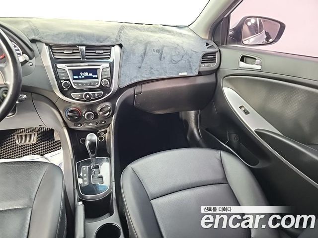 Hyundai Accent 2015 — photo 10