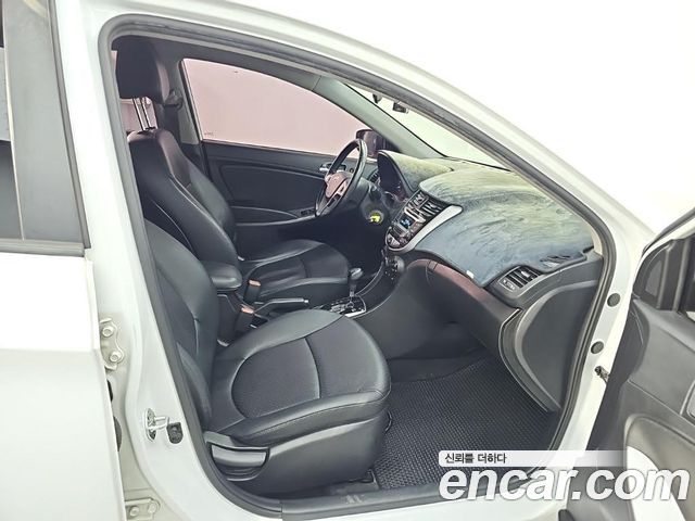Hyundai Accent 2015 — photo 17
