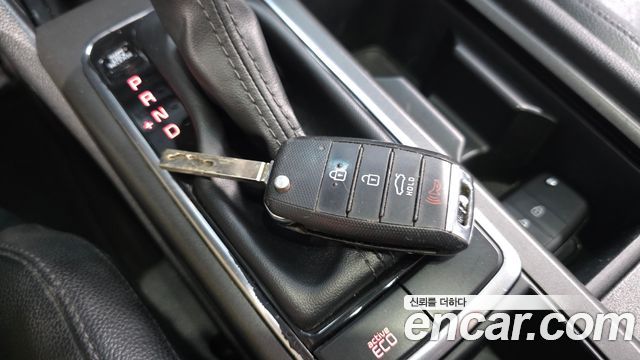 Kia K5 2016 — photo 25