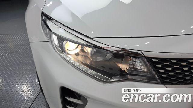 Kia K5 2016 — photo 8