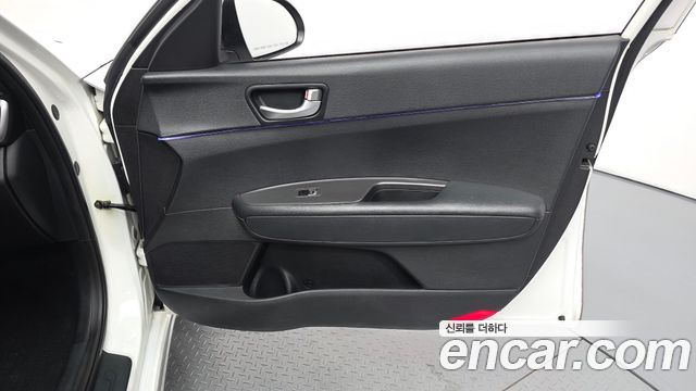 Kia K5 2016 — photo 14