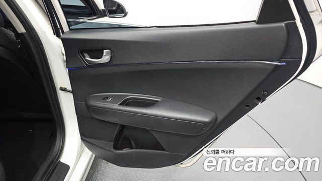 Kia K5 2016 — photo 15