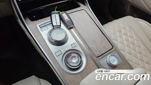 Genesis GV80 2023 — photo 12