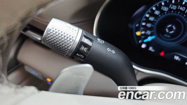 Genesis GV80 2023 — photo 28