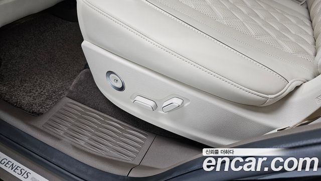 Genesis GV80 2023 — photo 31