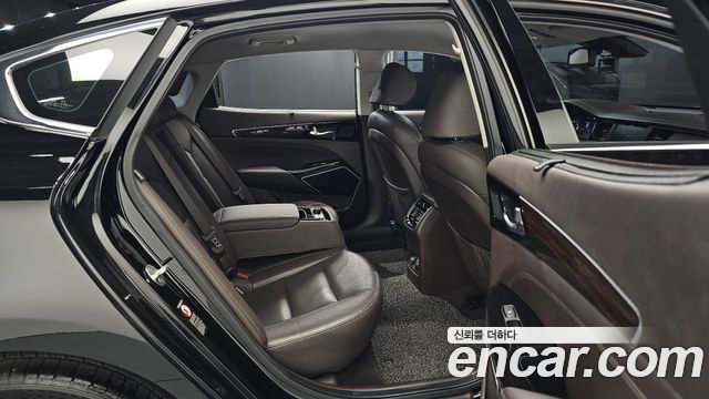 Kia K7 2018 — photo 17