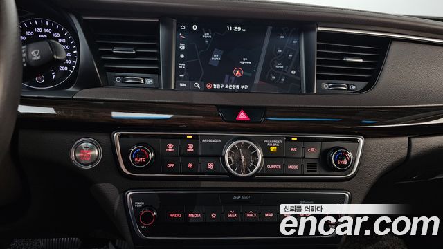 Kia K7 2018 — photo 19