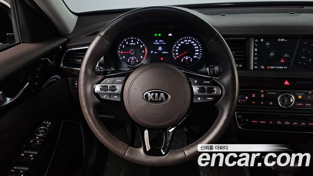 Kia K7 2018 — photo 20