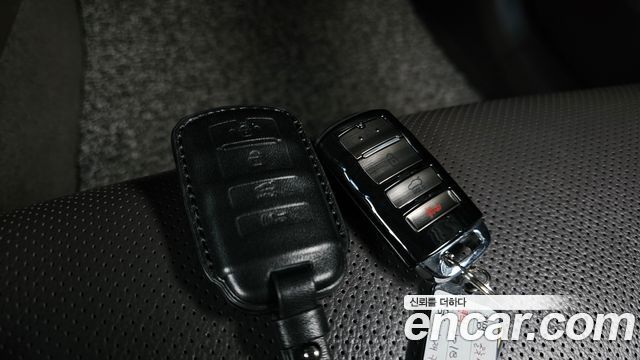 Kia K7 2018 — photo 22