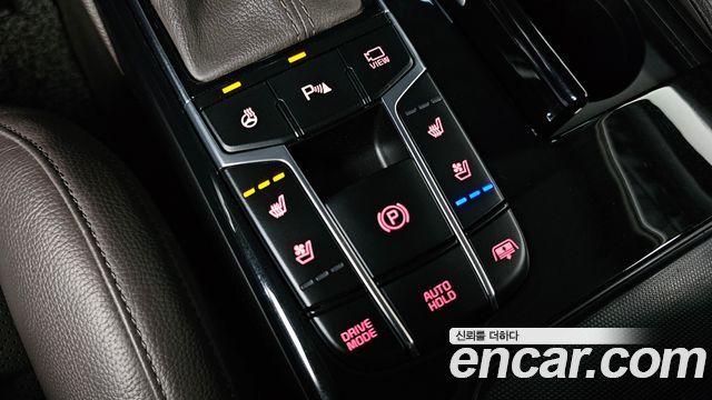 Kia K7 2018 — photo 27