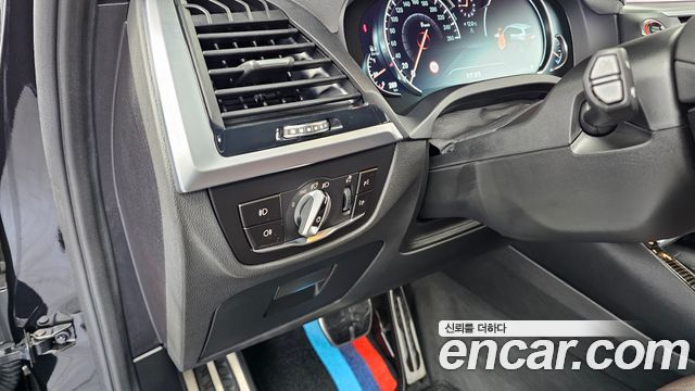 BMW X3 2018 — photo 27