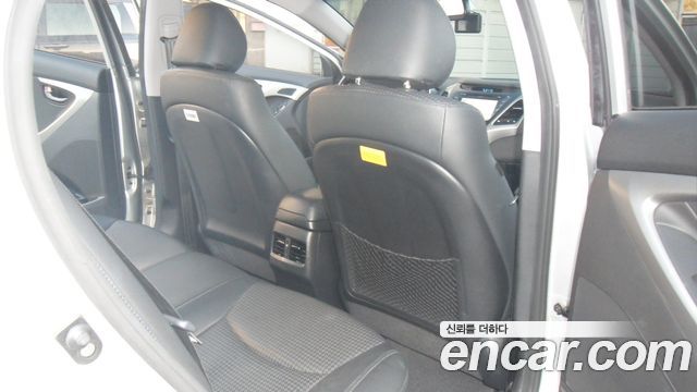 Hyundai AVANTE 2015 — photo 8