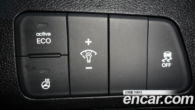 Hyundai AVANTE 2015 — photo 14