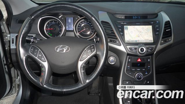 Hyundai AVANTE 2015 — photo 17