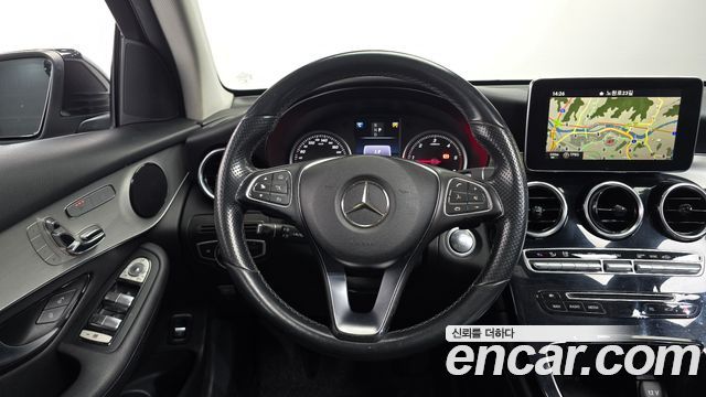 Mercedes-Benz GLC-Class 2016 — photo 12