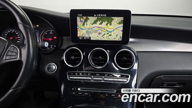 Mercedes-Benz GLC-Class 2016 — photo 13