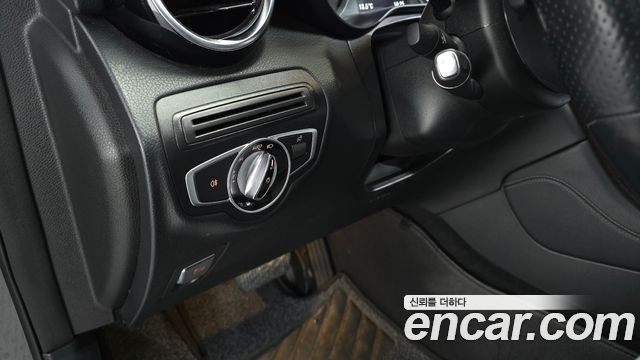 Mercedes-Benz GLC-Class 2016 — photo 16
