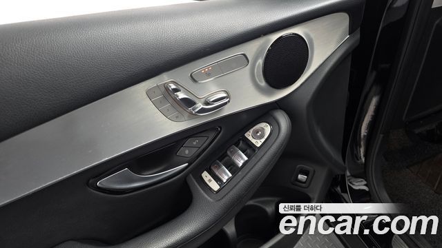 Mercedes-Benz GLC-Class 2016 — photo 18