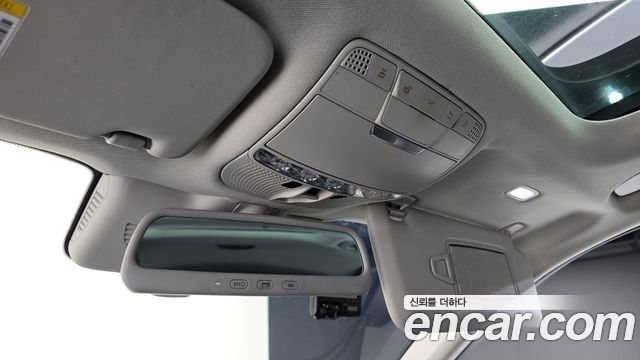 Mercedes-Benz GLC-Class 2016 — photo 20