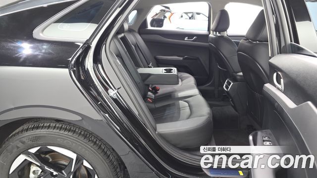 Kia K5 2024 — photo 17
