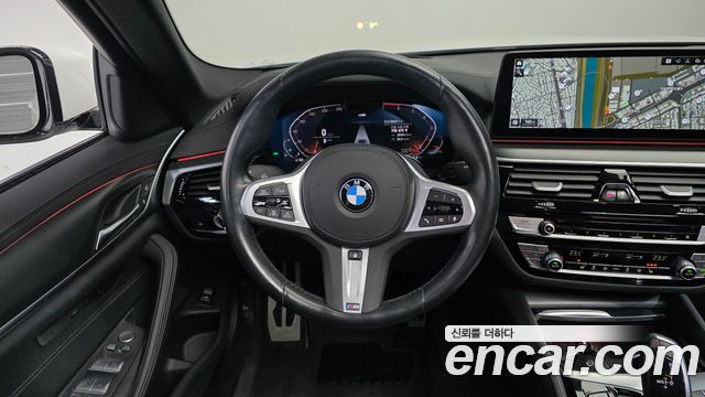 BMW 5-Series 2023 — photo 13