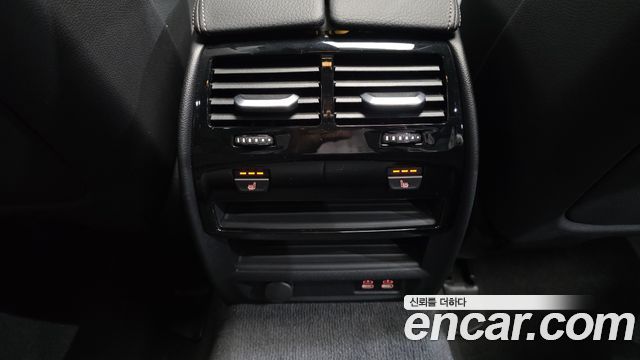 BMW 5-Series 2023 — photo 18