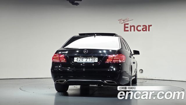 Mercedes-Benz E-Class 2014 — photo 4