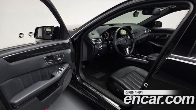 Mercedes-Benz E-Class 2014 — photo 13