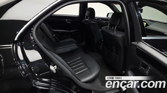 Mercedes-Benz E-Class 2014 — photo 18