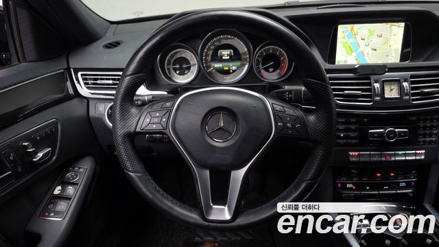 Mercedes-Benz E-Class 2014 — photo 19