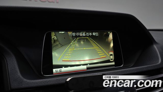 Mercedes-Benz E-Class 2014 — photo 21