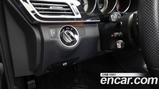 Mercedes-Benz E-Class 2014 — photo 24