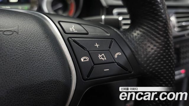 Mercedes-Benz E-Class 2014 — photo 30