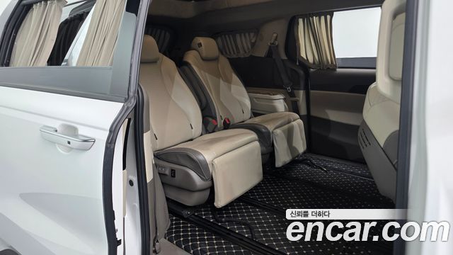 Kia Canival 2021 — photo 17