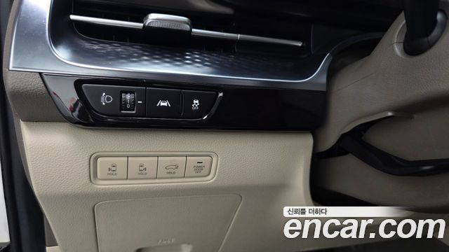Kia Canival 2021 — photo 24