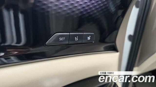 Kia Canival 2021 — photo 25