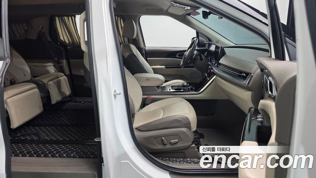 Kia Canival 2021 — photo 16